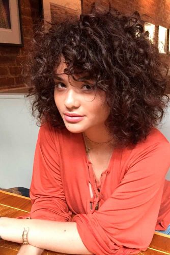21 Sassy Short Curly Hairstyles To Wear At Any Age Cj Warren