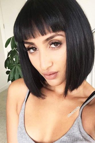 Stunning Ideas of Medium Length Hairstyles with Bangs picture 3