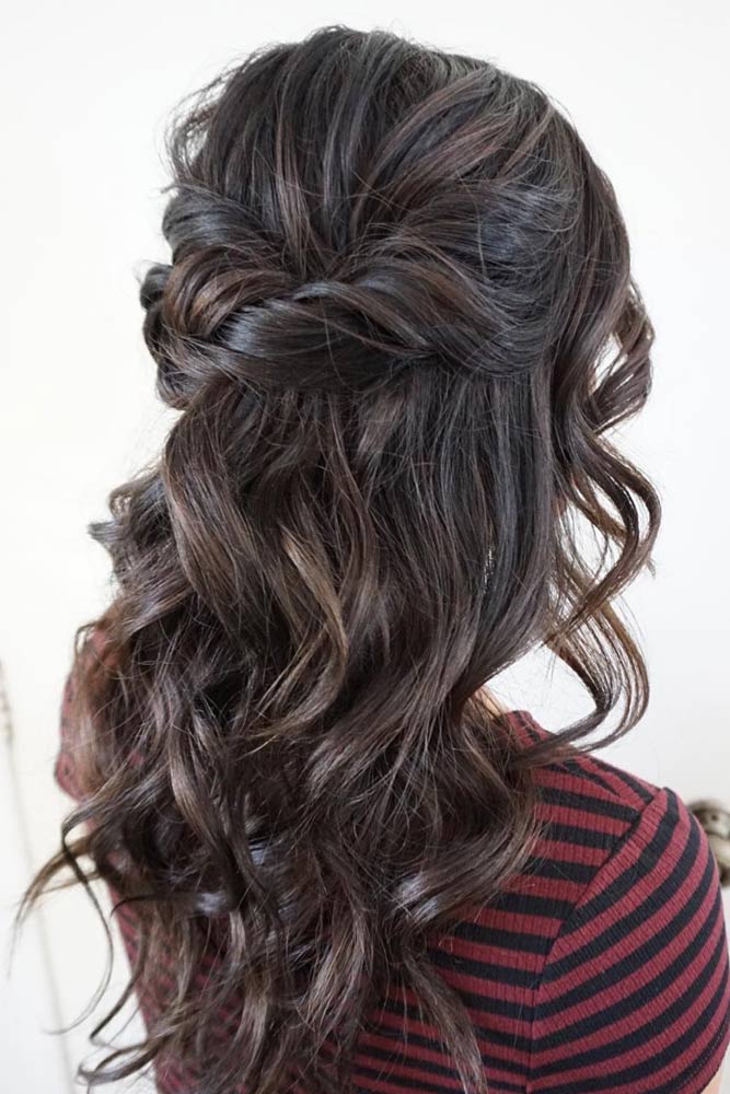 18 Christmas Hairstyles for Wavy Hair | LoveHairStyles.com