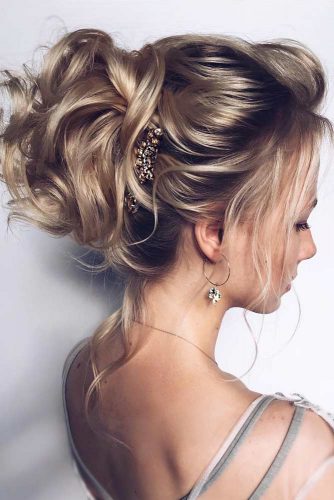 18 Christmas Hairstyles For Wavy Hair Lovehairstyles Com