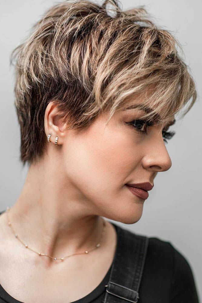 56 Super Hot Short Hairstyles 2022 - Layers, Cool Colors, Curls, Bangs