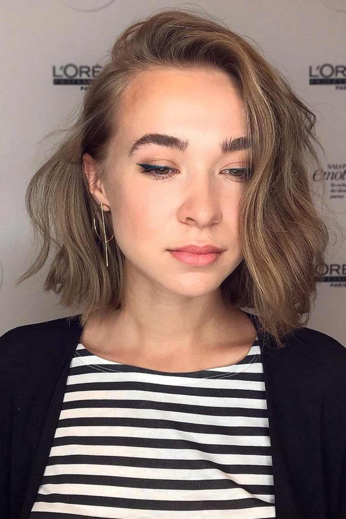 Inverted Bob With Wavy Layers #shorthaircuts #shorthair