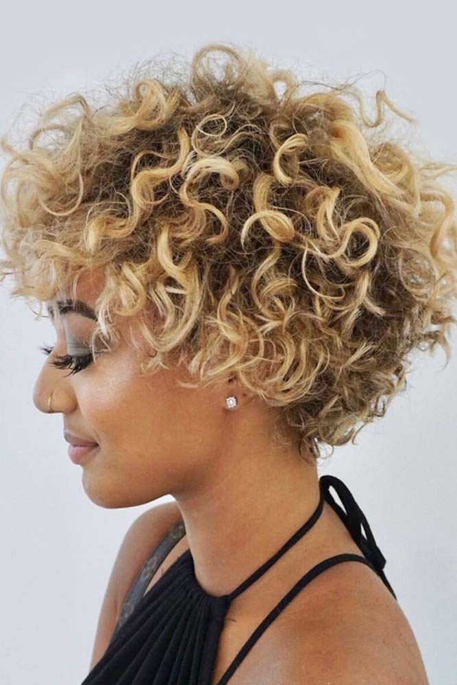 Blonde Pixie Bob #shortcurlyhairstyles #curlyhairstyles #hairstyles