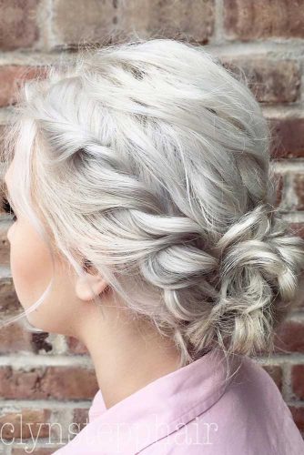 27 Short Hairstyles For A Christmas Party Lovehairstyles Com