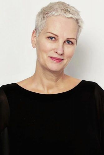 70 Stylish Short Hairstyles For Women Over 50