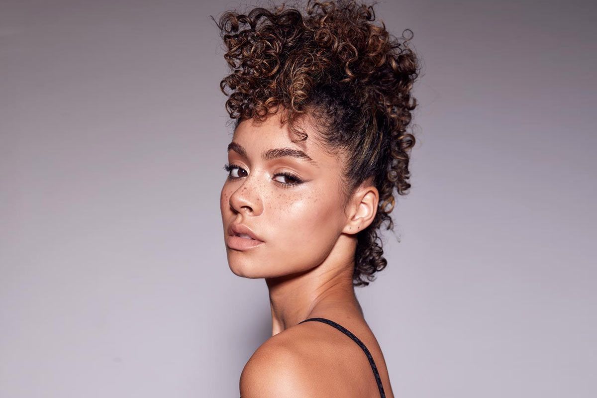 55 Beloved Short Curly Hairstyles For Women Of Any Age