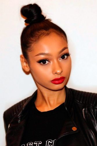 Natural Hairstyles with Sexy Knot picture 1