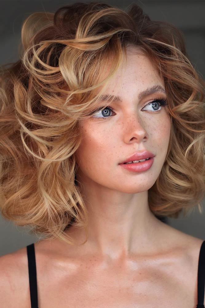 Big Voluminous Curls #mediumhair #lobhaircut 