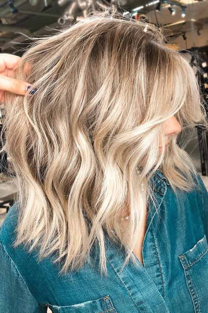 Messy Wavy Medium Hairstyle #mediumlengthhairstyles #mediumhair #thickhair #longbob