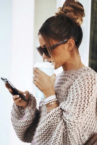 Messy High Bun Hairstyles #bun #updo