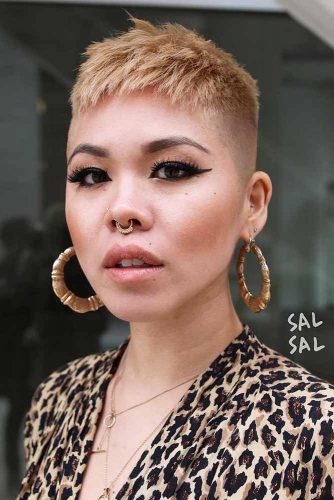 Layered Pixie With Faded Sides #shorthaircuts #pixiecut #layeredpixie #blondepixie