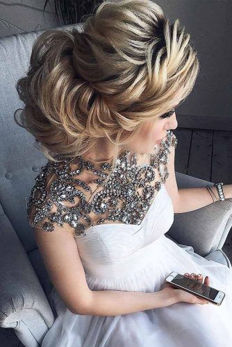 40 Chic Updo Hairstyles For Bridesmaids Lovehairstyles Com