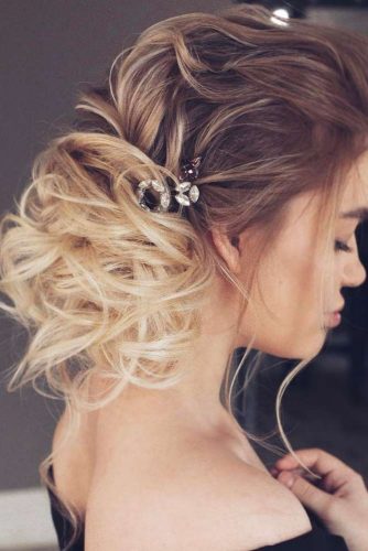 Easy Formal Hairstyles for Curly Hair picture 1