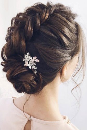 Chic Hairstyles for Prom picture3