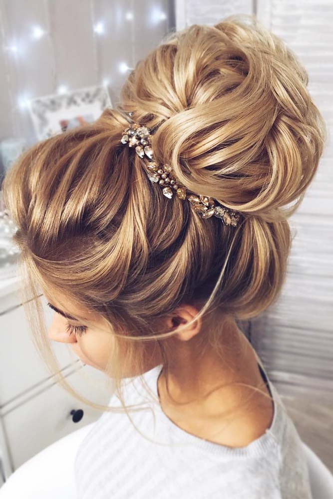 Sophisticated Prom Hair Updos