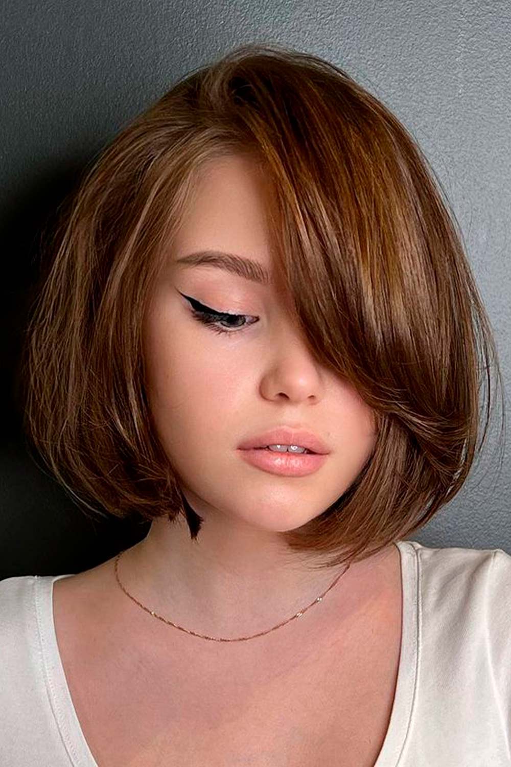 slightly layered bob without bangs