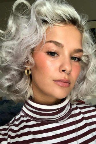 Blonde Cool Curls #mediumbob #mediumbobhaircuts #haircuts #bobhaircuts