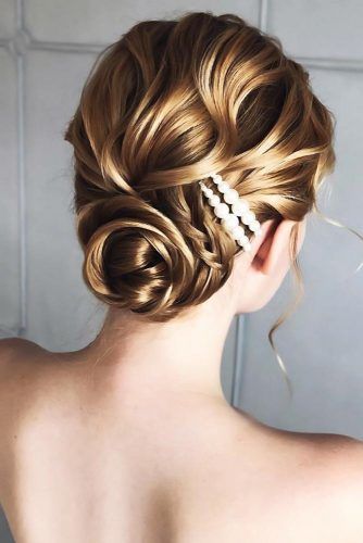 Low Buns With Pearls Wavy #updo #weddinghairstyles