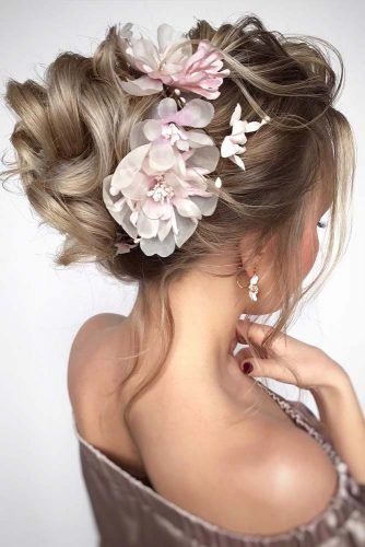 Textured Upstyle With Flowers #updo #mediumhair #hairstyles