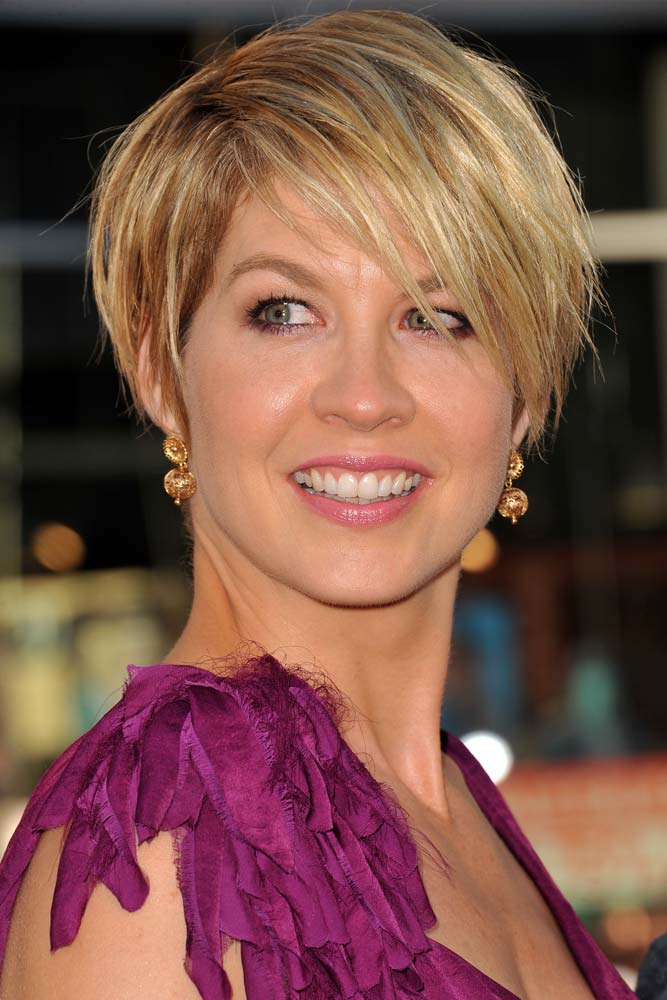 Side Parted Style For Longer Pixie #longpixie #pixiecut #haircuts