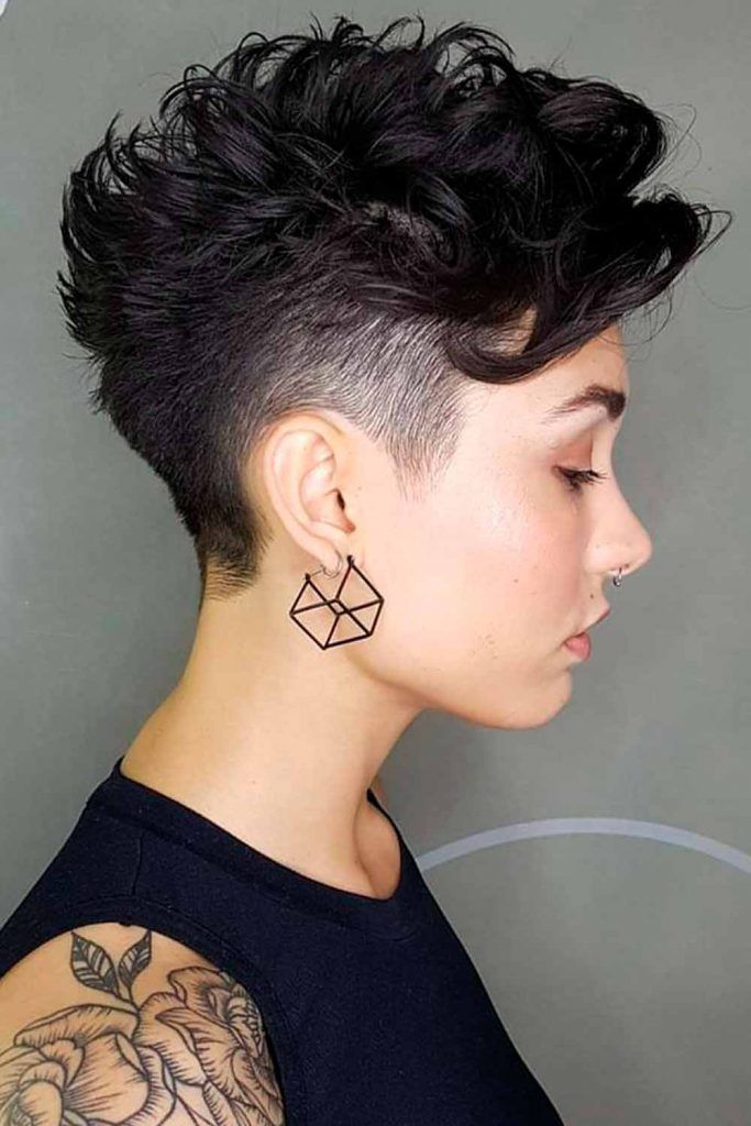Ways To Style A Long Pixie Haircut #brunettes #wavyhair