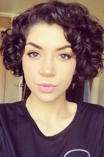 15 Ways Of Curling Short Hair Effortlessly Lovehairstyles Com