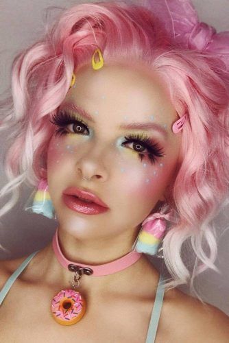 Wavy Hairstyles for Sweet Candy Costumes