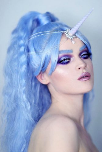 Unicorn Look with High Wavy Ponytail #halloweenhairstyles #halloween #hairstyles #ponytail #longhair