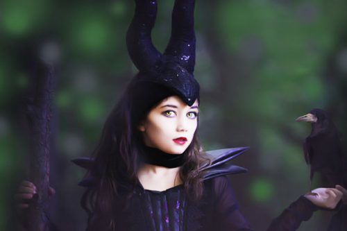 Cool and Horror Halloween Hairstyles for Girls