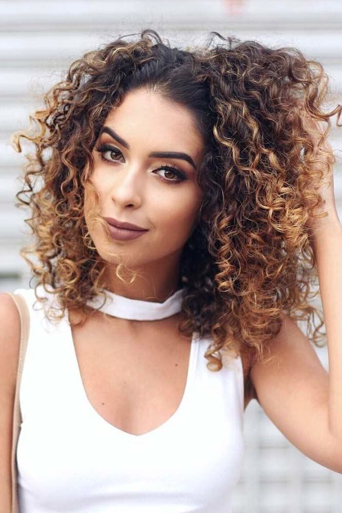 Shoulder Length Curly Hair Balayage #curlyhair #curlyhairstyles