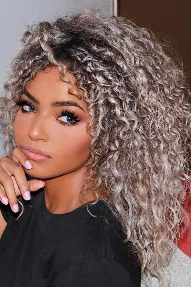 Medium Messy Curly Hair Blonde #curlyhair #curlyhairstyles