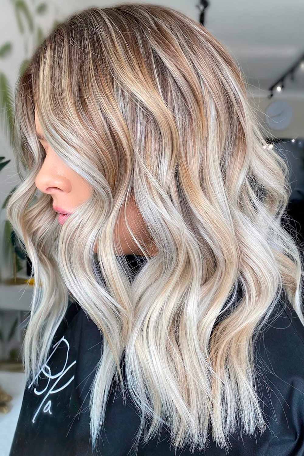 Ash Blonde Hair Long Wavy Style Highlights 