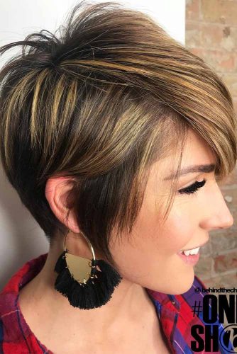 Short Highlighted Haircuts