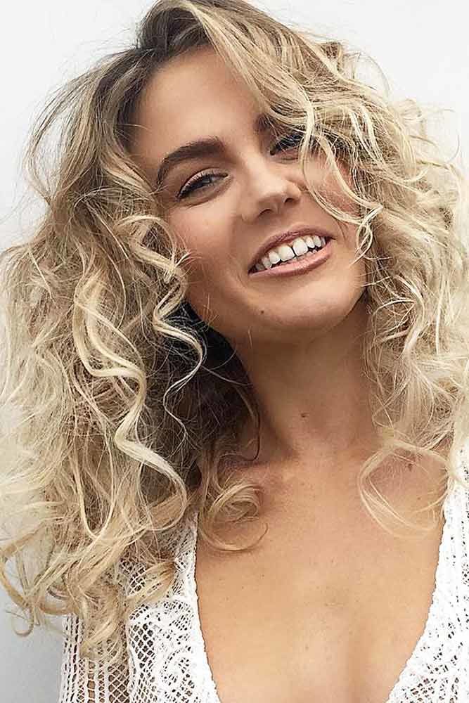 Cute Curly Hairstyles Blonde #wavyhair #wavyhairstyles #wavyhaircuts