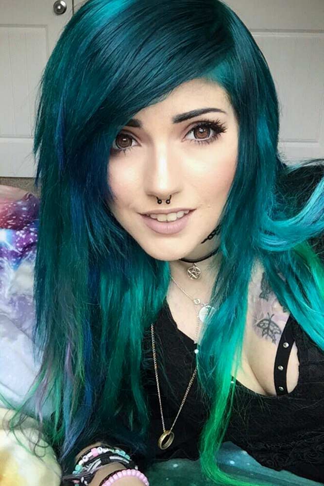 Long Emo Hairstyles With Green Shades #emohair #hairstyles #greenhair #longhair