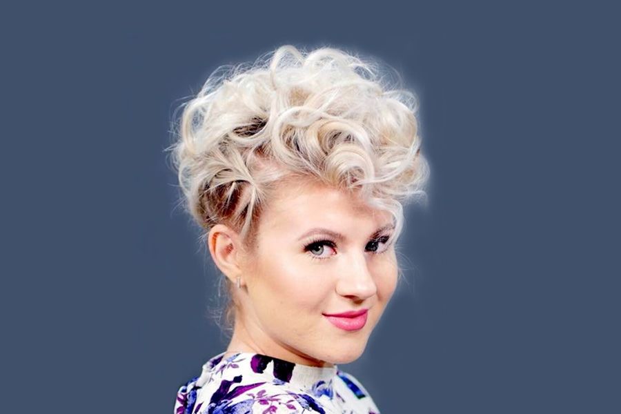 7 Fabulous Updos For Short Hair To Give A Try
