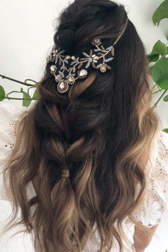 Wedding Hairstyles With Fabulous Bohemian Accessories Half Up Half Down #halfuphalfdown #bridalaccessory #bohostyle