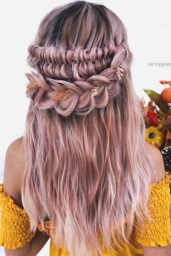 Boho Inspired Half Up Half Down Hairstyles With Accessories #weddinghairstyles #hairstyles #bohostyle