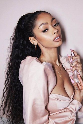 Long Curly Hair With Ponytail #longcurlyhair #curlyhairstyles #hairtype #hairstyles #longhair