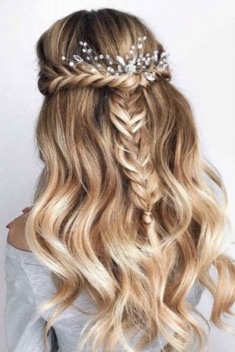 Graduation Hairstyles To Make Your Cap Fit Like A Glove