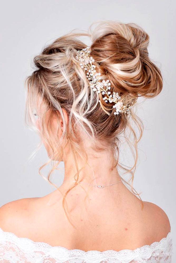 Messy Bun For Stunning Look #bun #highbun #blonde #bridalaccessory