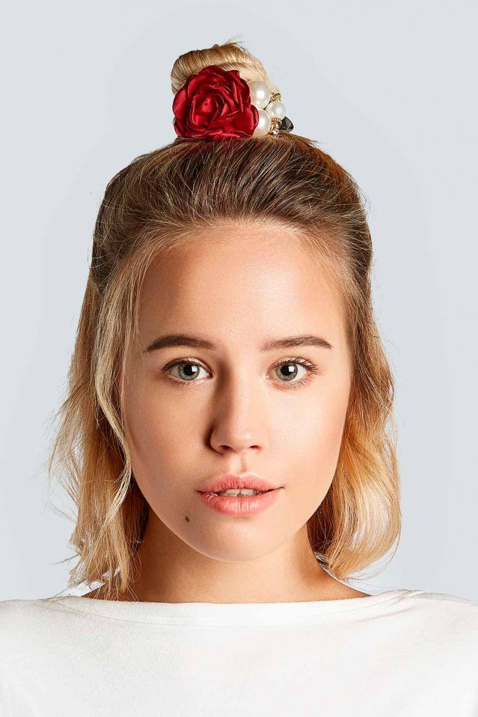 35 Easy And Fancy Ideas Of Wearing Hair Bun For Short Hair