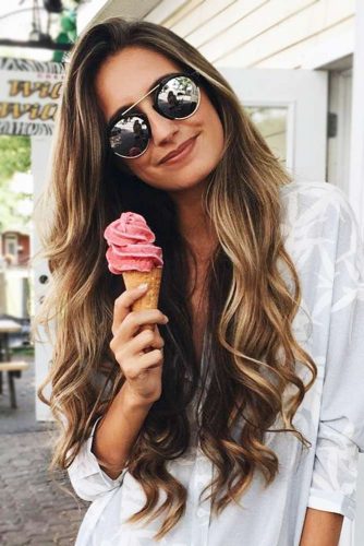 Long Wavy Hairstyle With Aviators #longhair #wavyhair #sunglasses