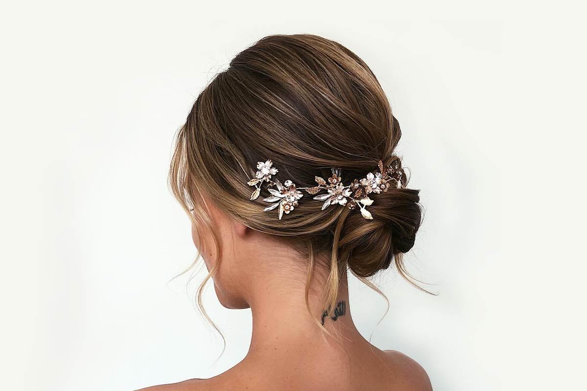 Hair Bun For Short Hair: Updo & Half-Up Ideas You Should Try Right Now