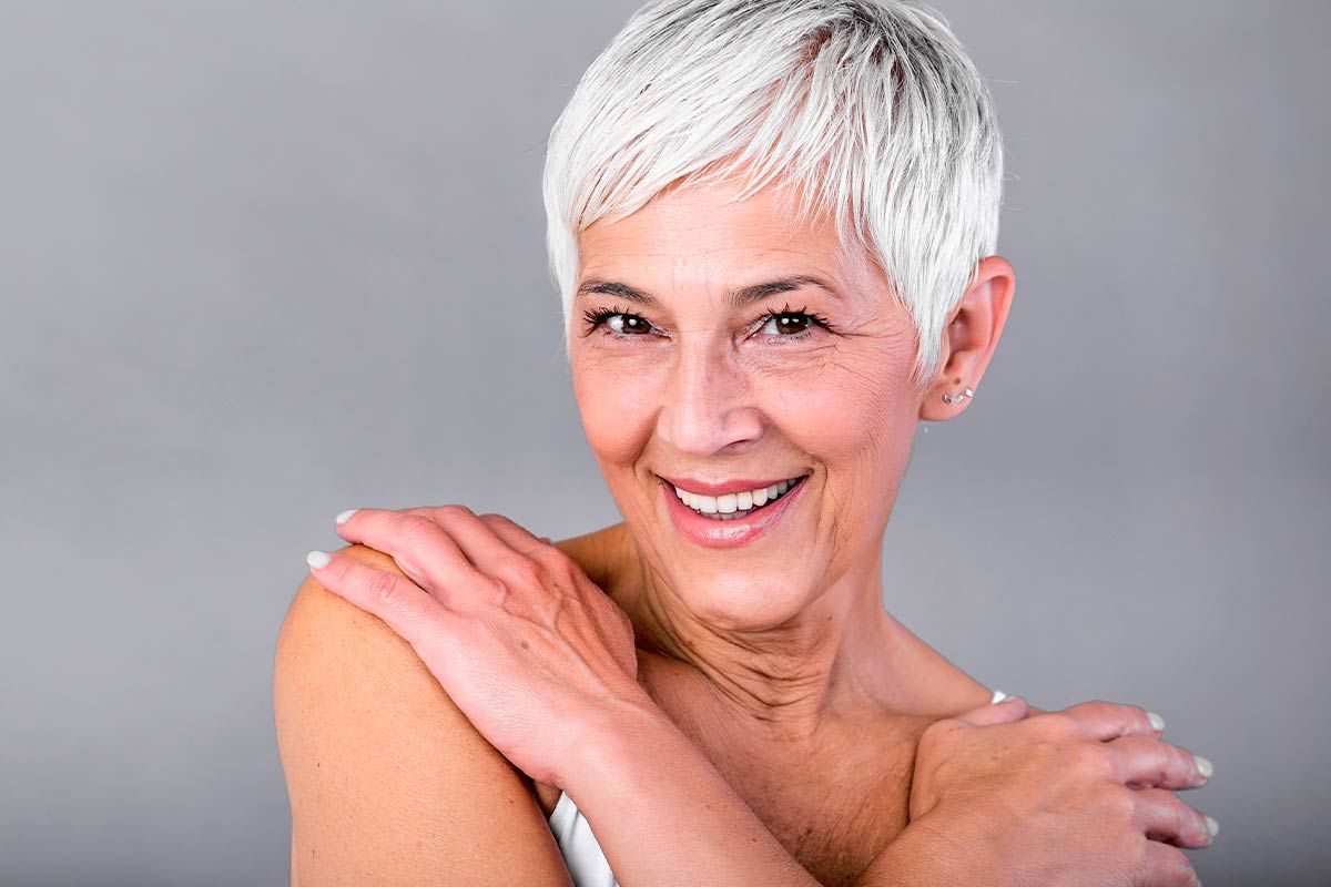 44 Pixie Haircuts For Women Over 50 To Enjoy Your Age