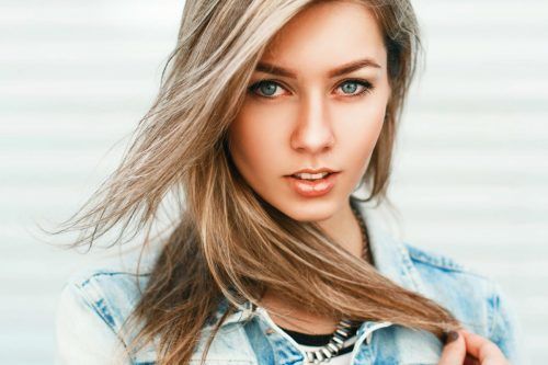 Easy And Handy Ideas On How To Style Perfectly Straight Hair