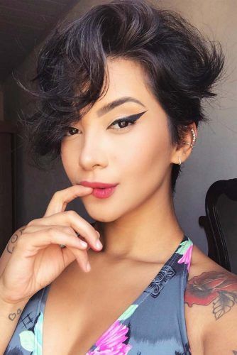 Black Asymmetrical Pixie With Flipped Ends #asymmetricalpixie #shorthair #pixiehaircut #haircuts
