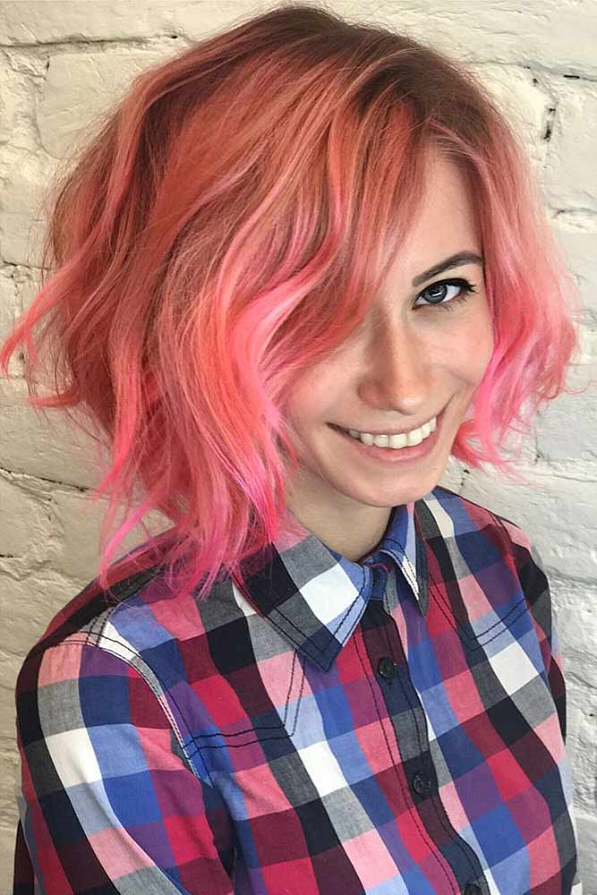 Charming Pink Wavy Bob #beachwaves #shorthair #hairstyles #bobhaircut #pinkhair