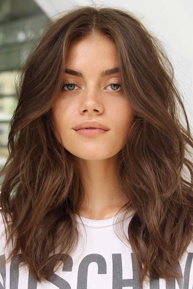 Medium Wavy Hairstyle #faceshapes» width=«667» height=«1000