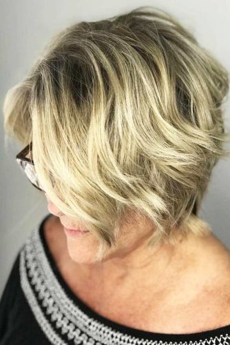 30 Ideas Of Wearing Medium Length Haircuts For Women Over 50